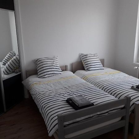 Le Corto Hotel Savigny-Levescault Bagian luar foto