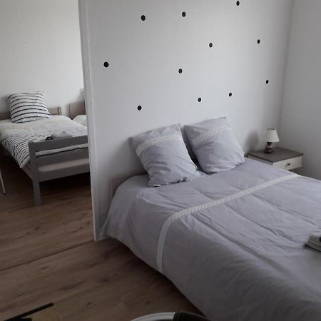 Le Corto Hotel Savigny-Levescault Bagian luar foto