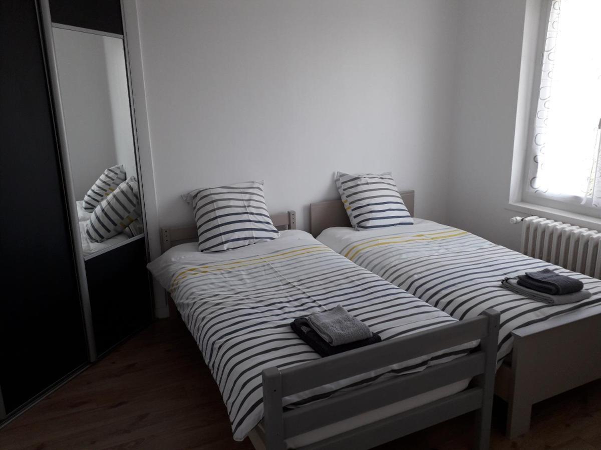 Le Corto Hotel Savigny-Levescault Bagian luar foto
